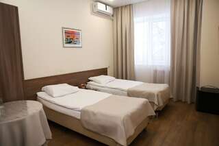 Гостиница Аквамарин Клин  Стандартный двухместный номер с 2 отдельными кроватями-3